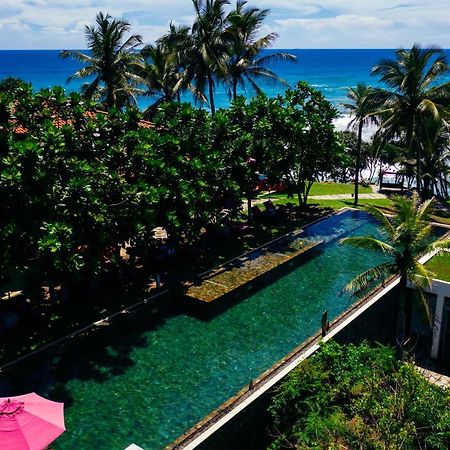 Utmt - Underneath The Mango Tree Spa & Beach Resort ディックウェラ エクステリア 写真