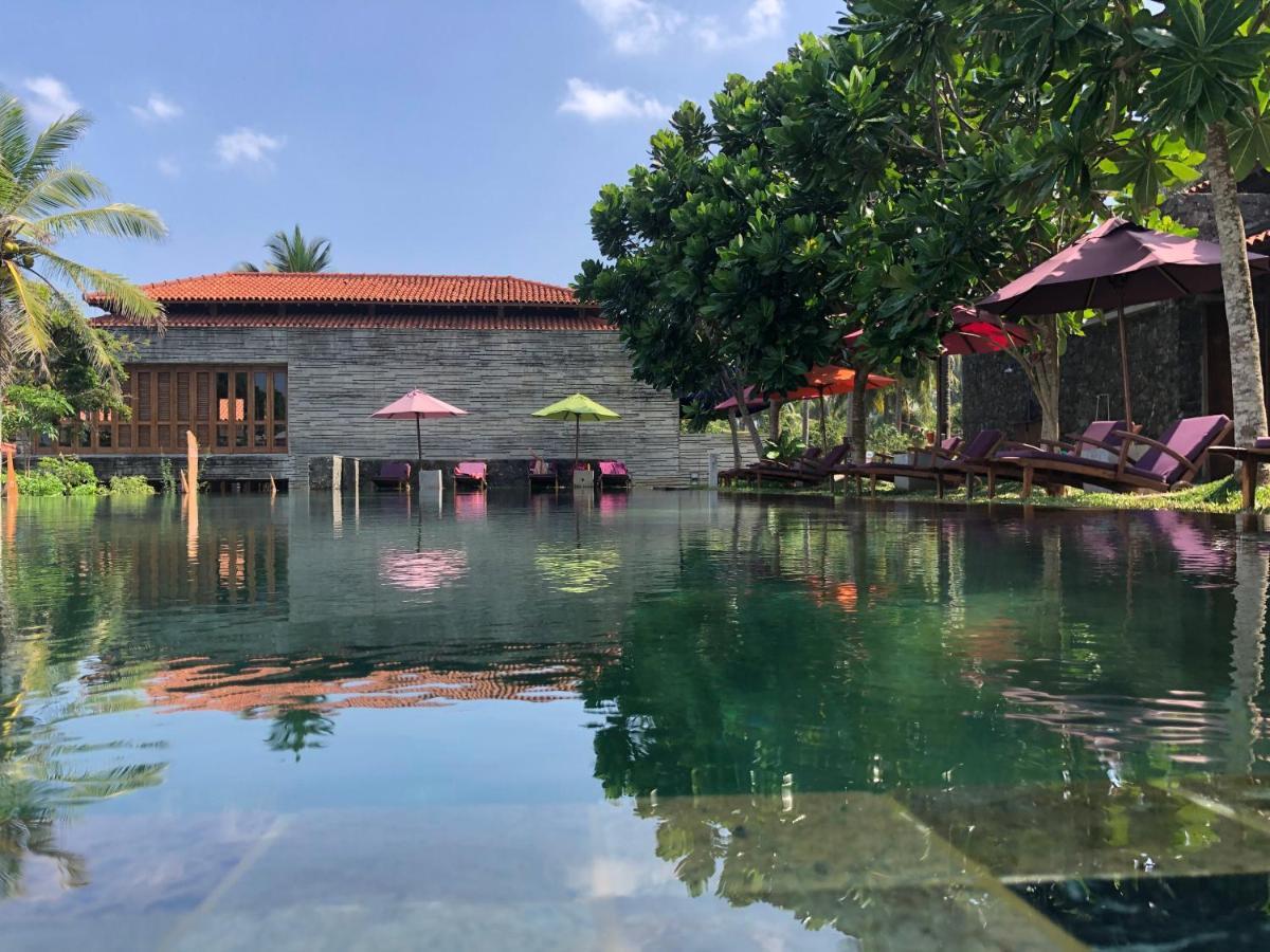 Utmt - Underneath The Mango Tree Spa & Beach Resort ディックウェラ エクステリア 写真
