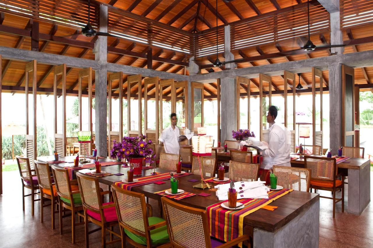 Utmt - Underneath The Mango Tree Spa & Beach Resort ディックウェラ エクステリア 写真