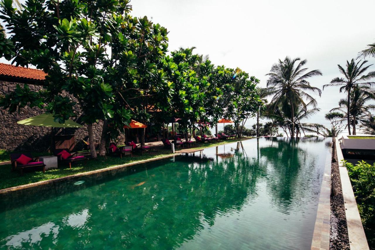 Utmt - Underneath The Mango Tree Spa & Beach Resort ディックウェラ エクステリア 写真
