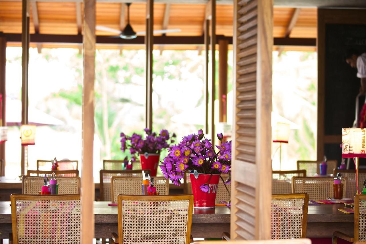 Utmt - Underneath The Mango Tree Spa & Beach Resort ディックウェラ エクステリア 写真