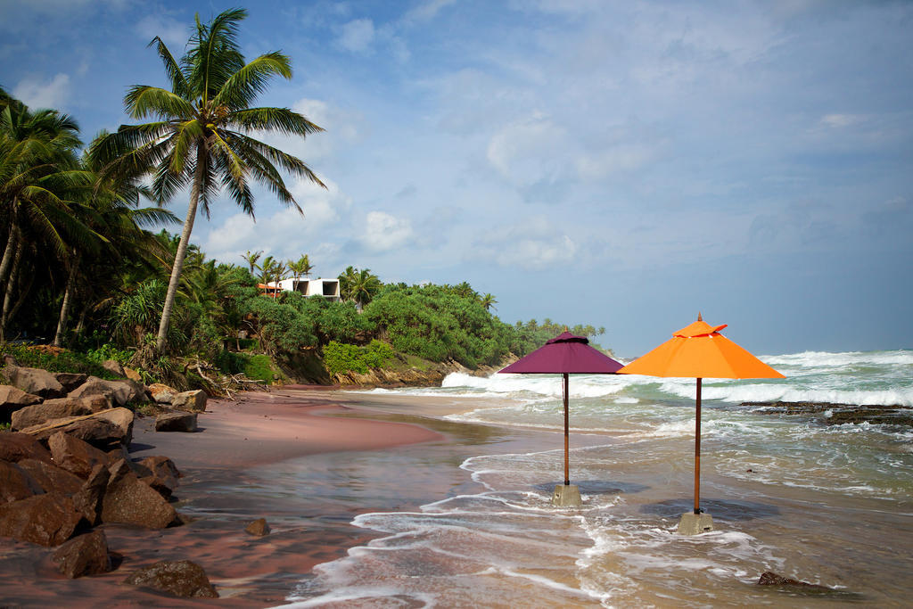 Utmt - Underneath The Mango Tree Spa & Beach Resort ディックウェラ エクステリア 写真