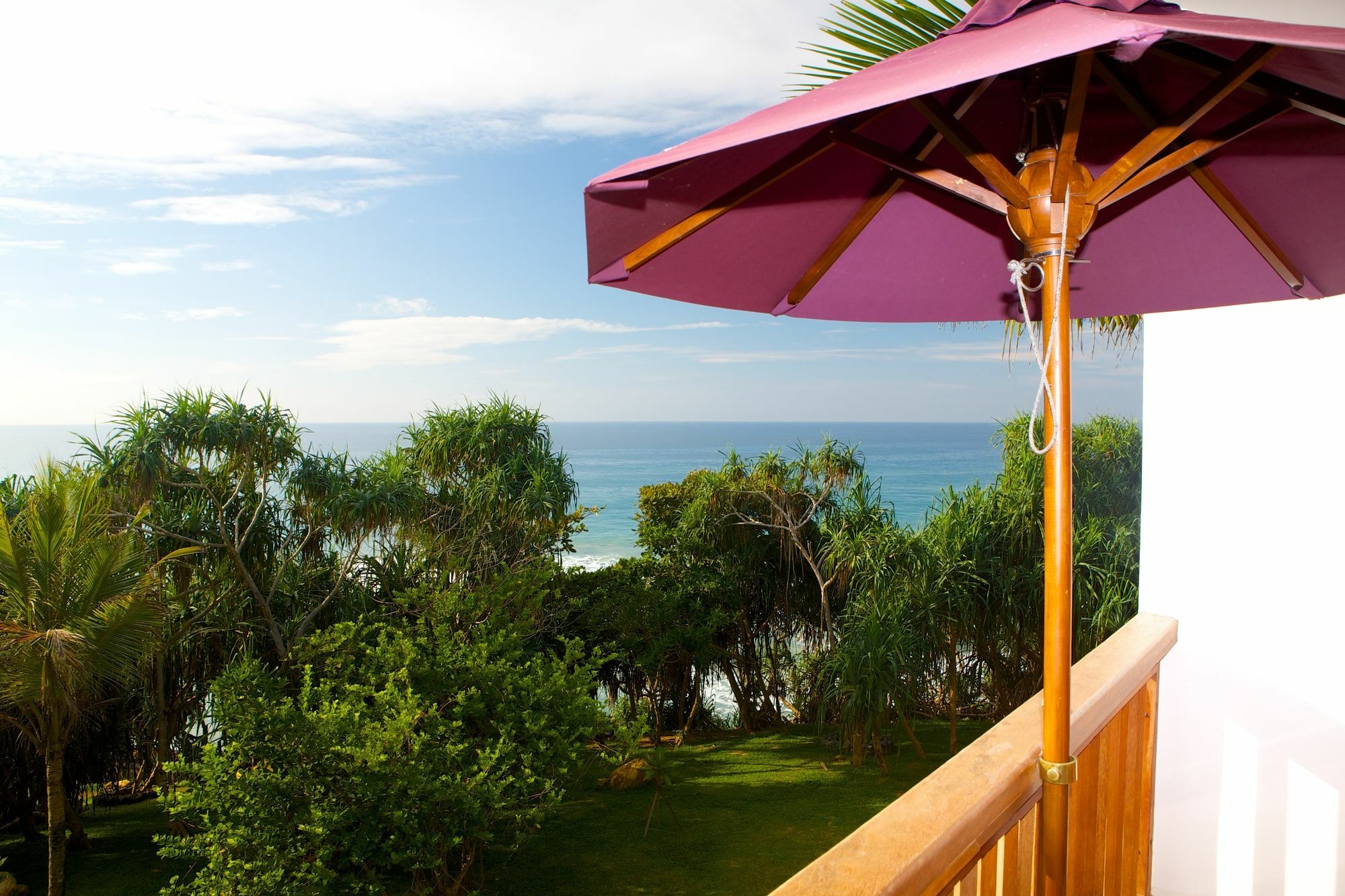 Utmt - Underneath The Mango Tree Spa & Beach Resort ディックウェラ エクステリア 写真
