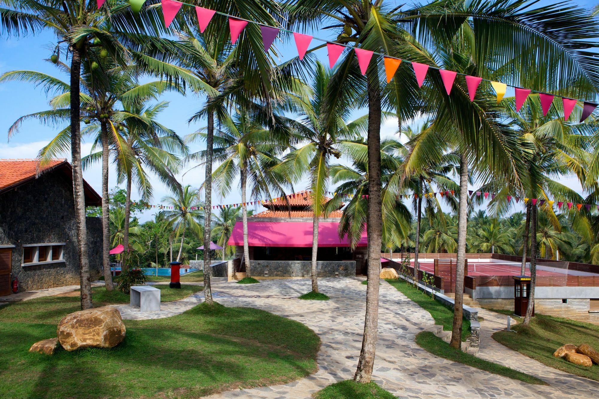 Utmt - Underneath The Mango Tree Spa & Beach Resort ディックウェラ エクステリア 写真
