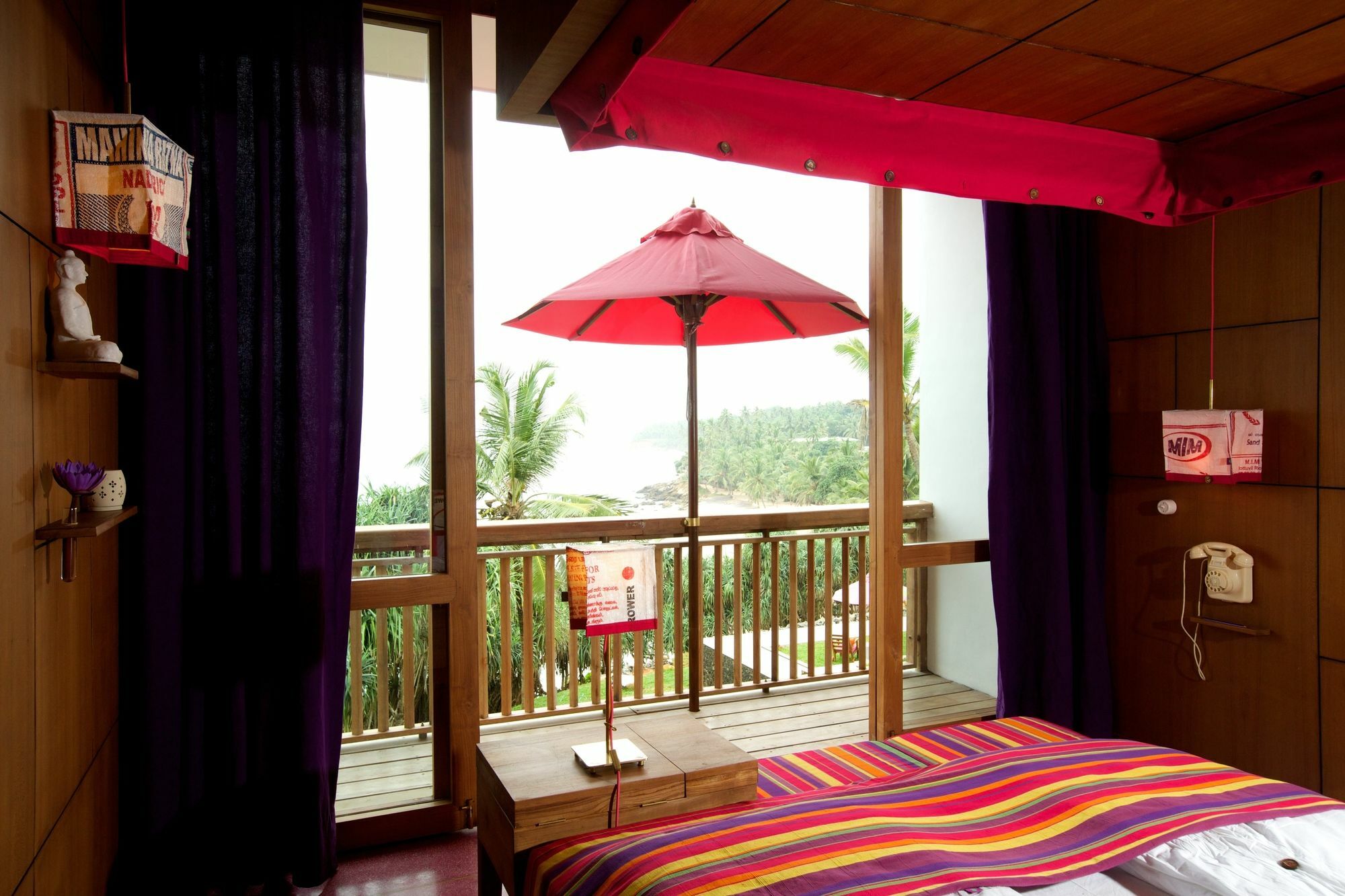 Utmt - Underneath The Mango Tree Spa & Beach Resort ディックウェラ エクステリア 写真